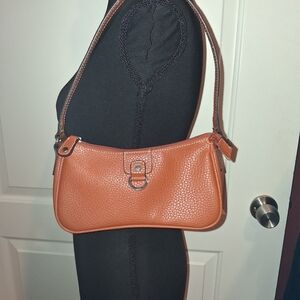 Tommy Hilfiger Tan Leather Shoulder Bag